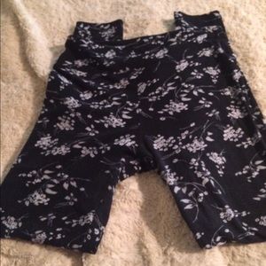 One size black floral lularoe leggings